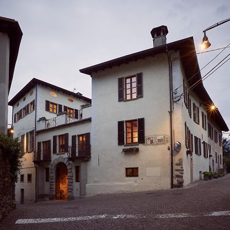 Bed and Breakfast Le Corti Dei Sassi Berbenno di Valtellina Exterior foto