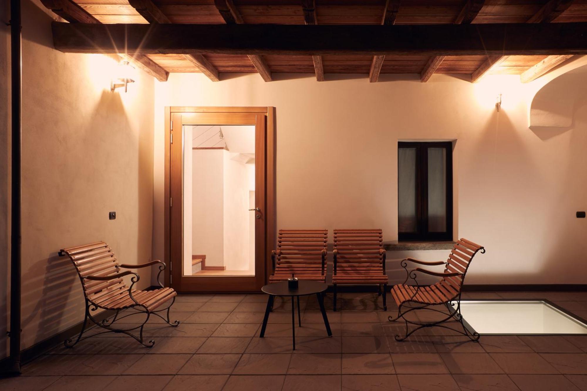 Bed and Breakfast Le Corti Dei Sassi Berbenno di Valtellina Exterior foto